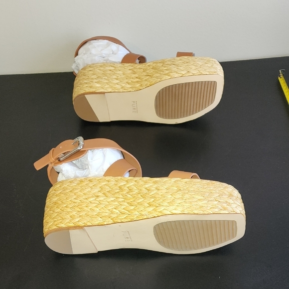 Donna Morgan Tan Espadrilles with Platform Sole and Leather Straps - Picture 9 of 9